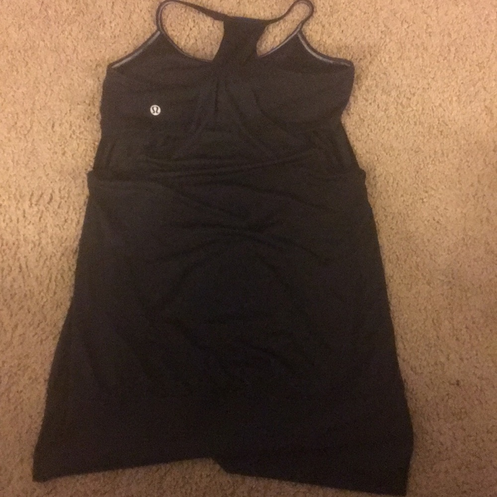 Lululemon top.